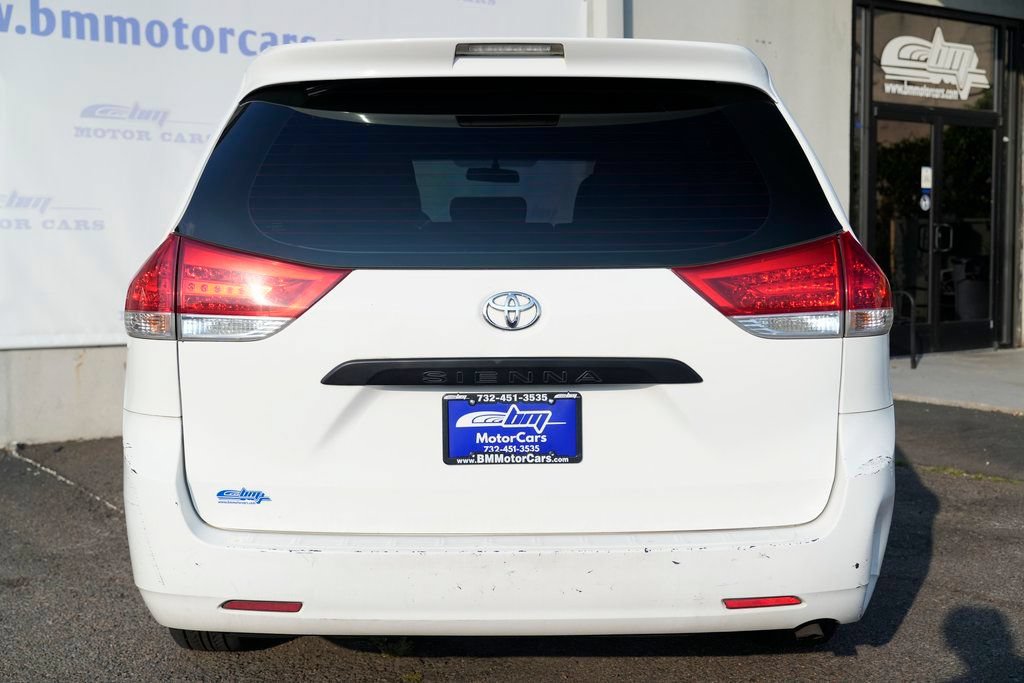 2011 Toyota Sienna Base - Photo 6