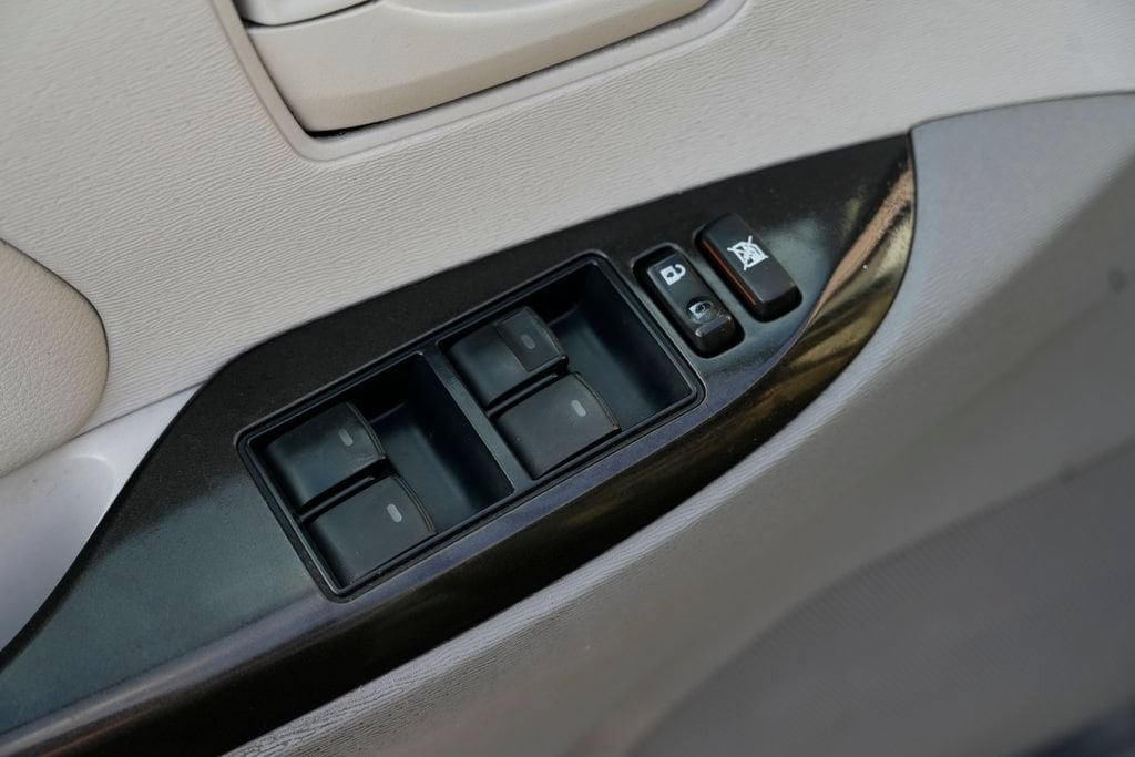2011 Toyota Sienna Base - Photo 26
