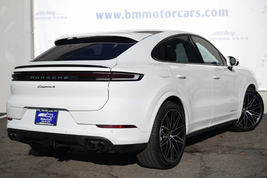 2024 Porsche Cayenne Coupe S photo 3