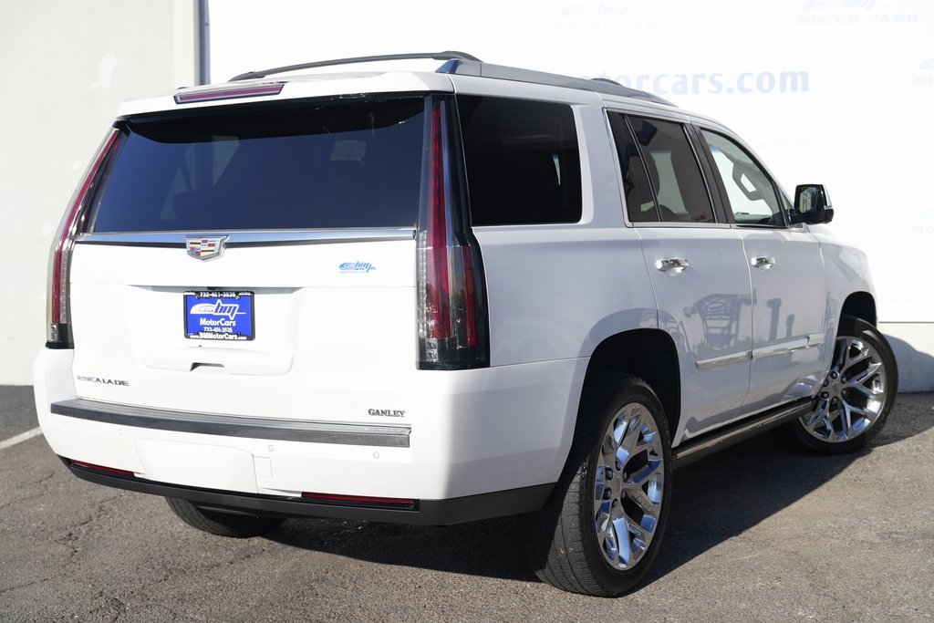 2016 Cadillac Escalade Premium photo 3