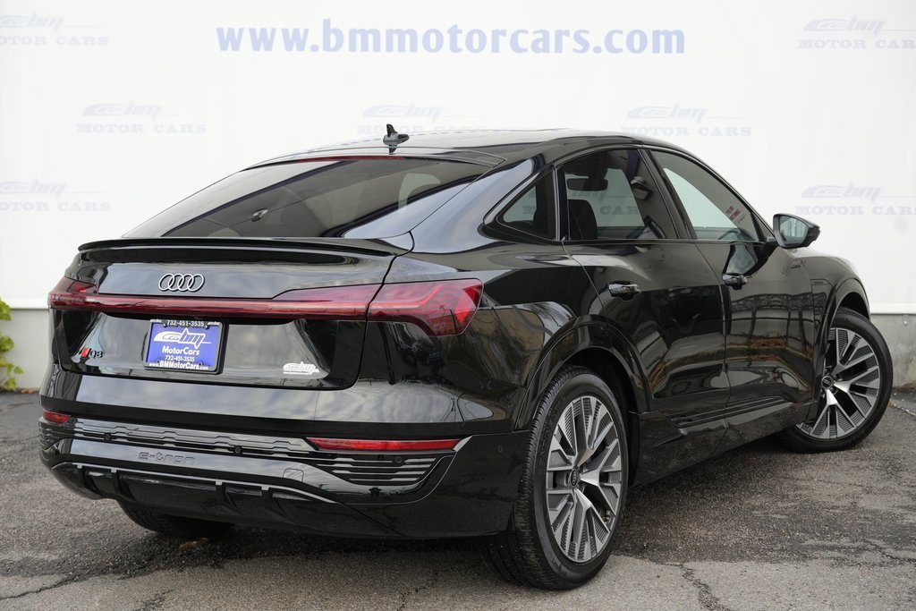 2024 Audi Q8 E-tron line Premium Plus photo 2