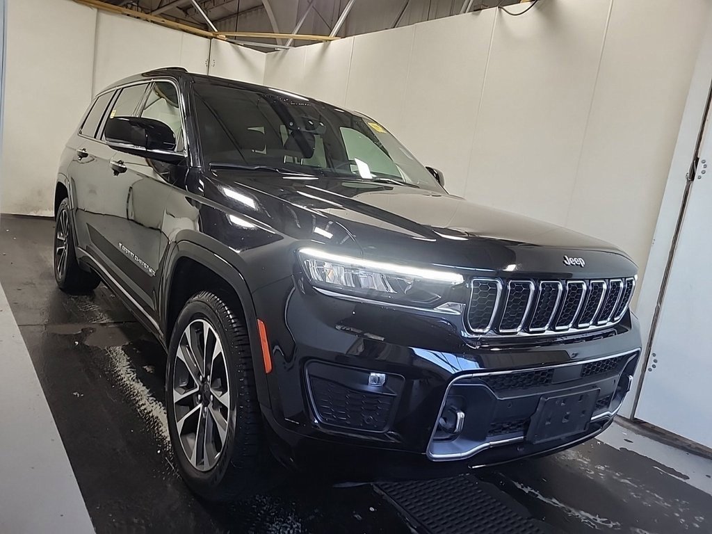 2023 Jeep Grand Cherokee Overland photo 4