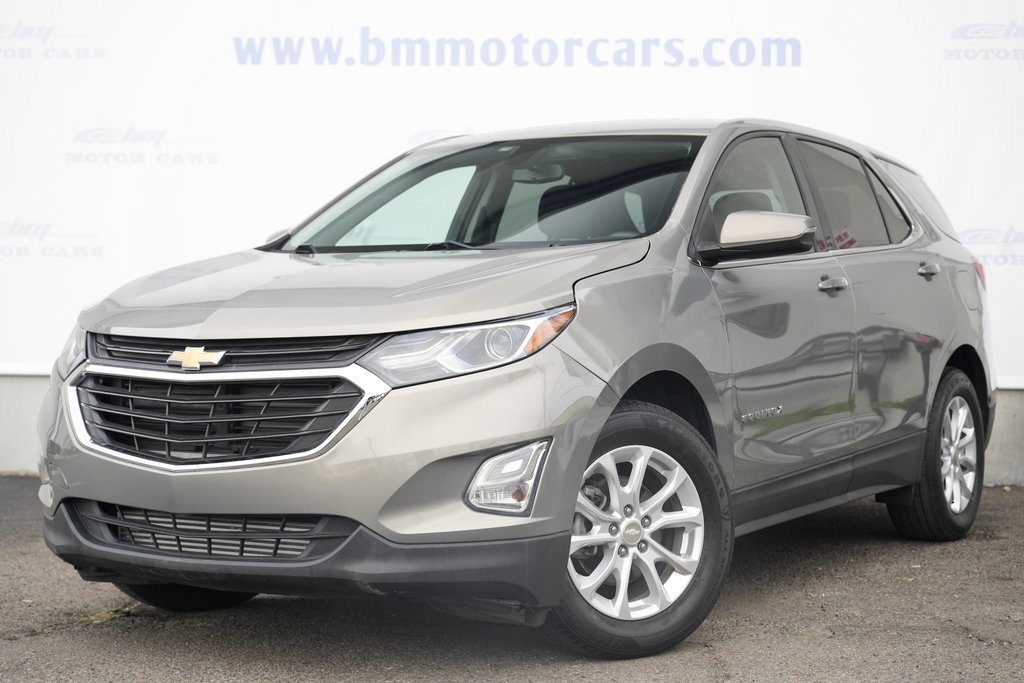 2018 Chevrolet Equinox LT photo 2