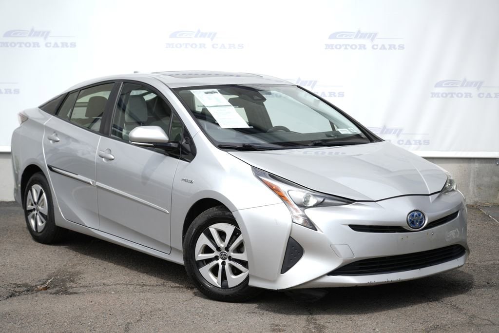 2017 Toyota Prius Four's photo