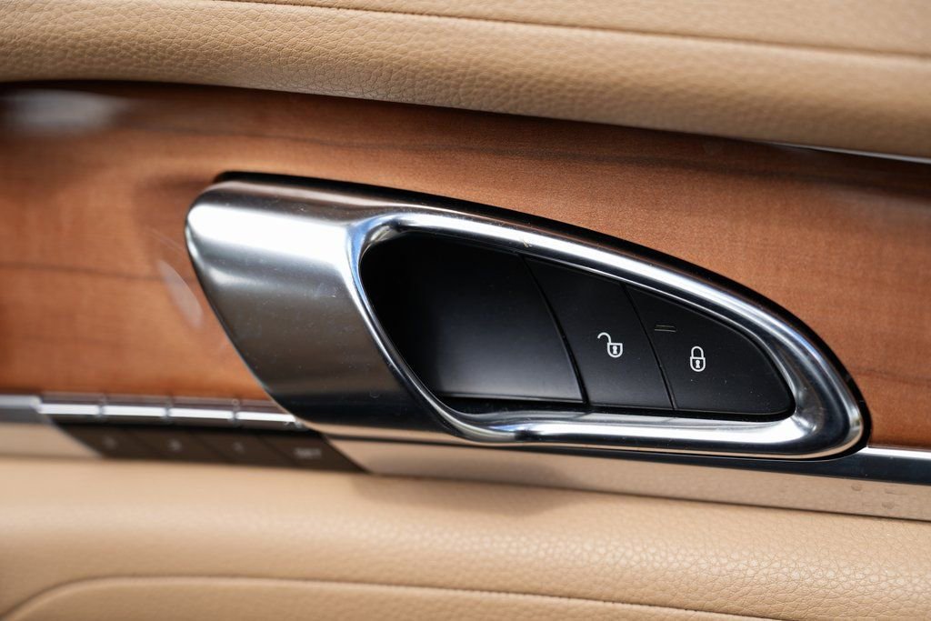 2013 Porsche Panamera - Photo 35