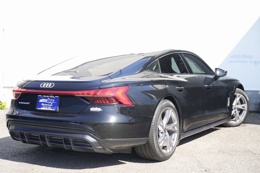 2022 Audi e-tron GT Premium Plus photo 3