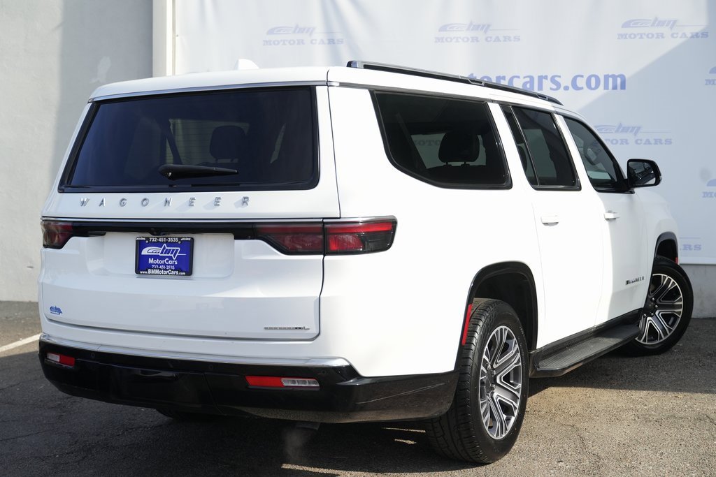 2023 Jeep Wagoneer L Series II photo 3