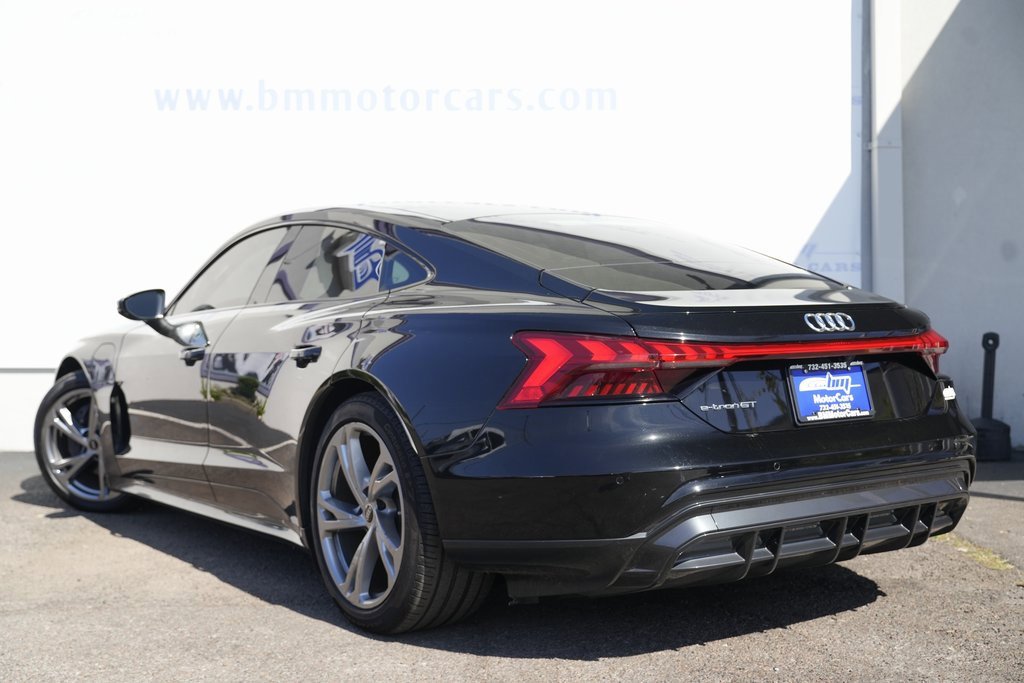 2022 Audi e-tron GT Premium Plus photo 4