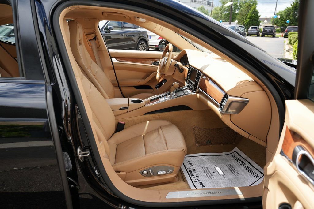 2013 Porsche Panamera - Photo 21