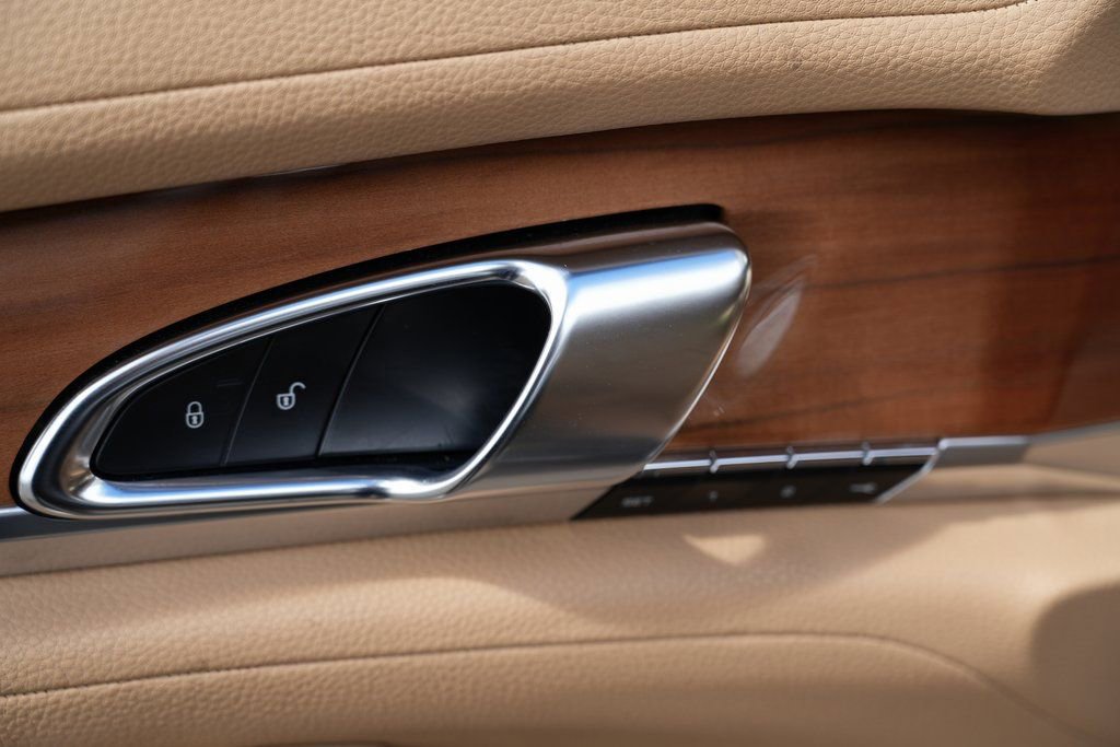 2013 Porsche Panamera - Photo 29