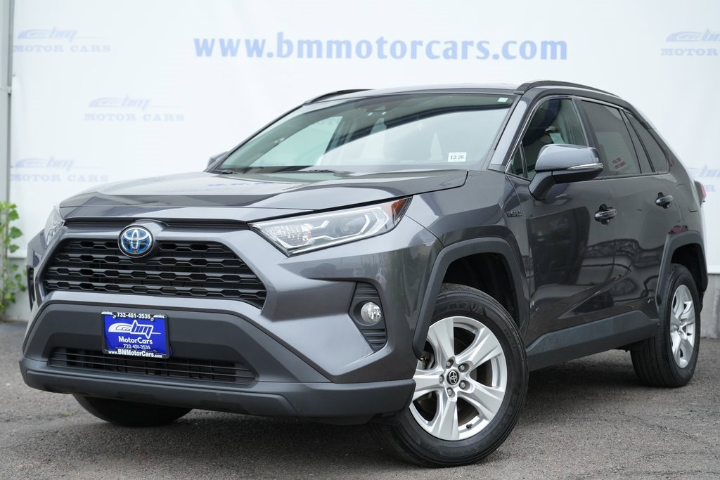 2021 Toyota RAV4 Hybrid XLE photo 2