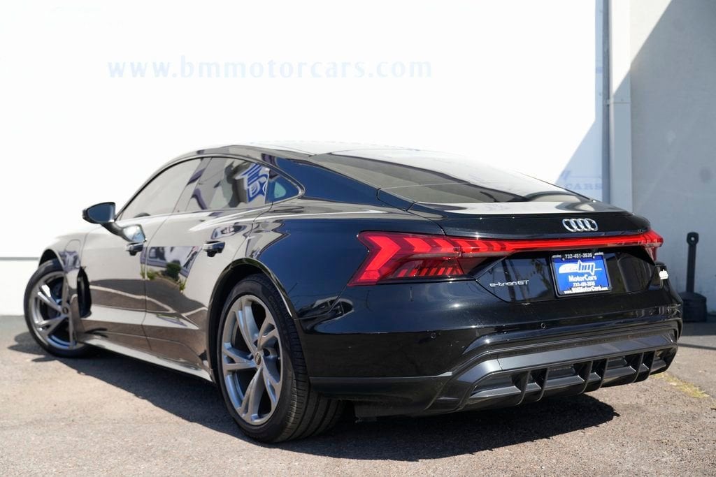 2022 Audi e-tron GT Premium Plus - Photo 4