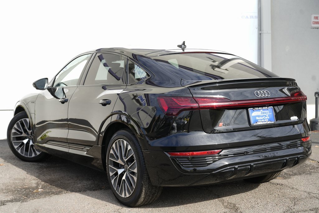 2024 Audi Q8 E-tron line Premium Plus photo 3