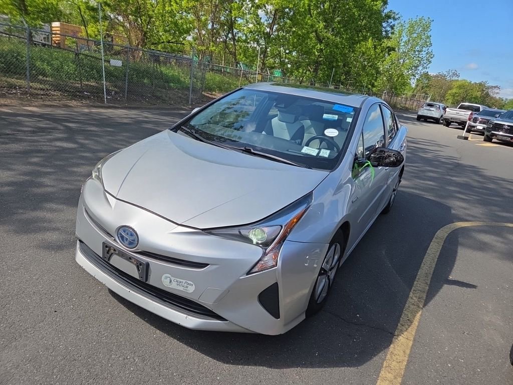 2017 Toyota Prius Four's photo