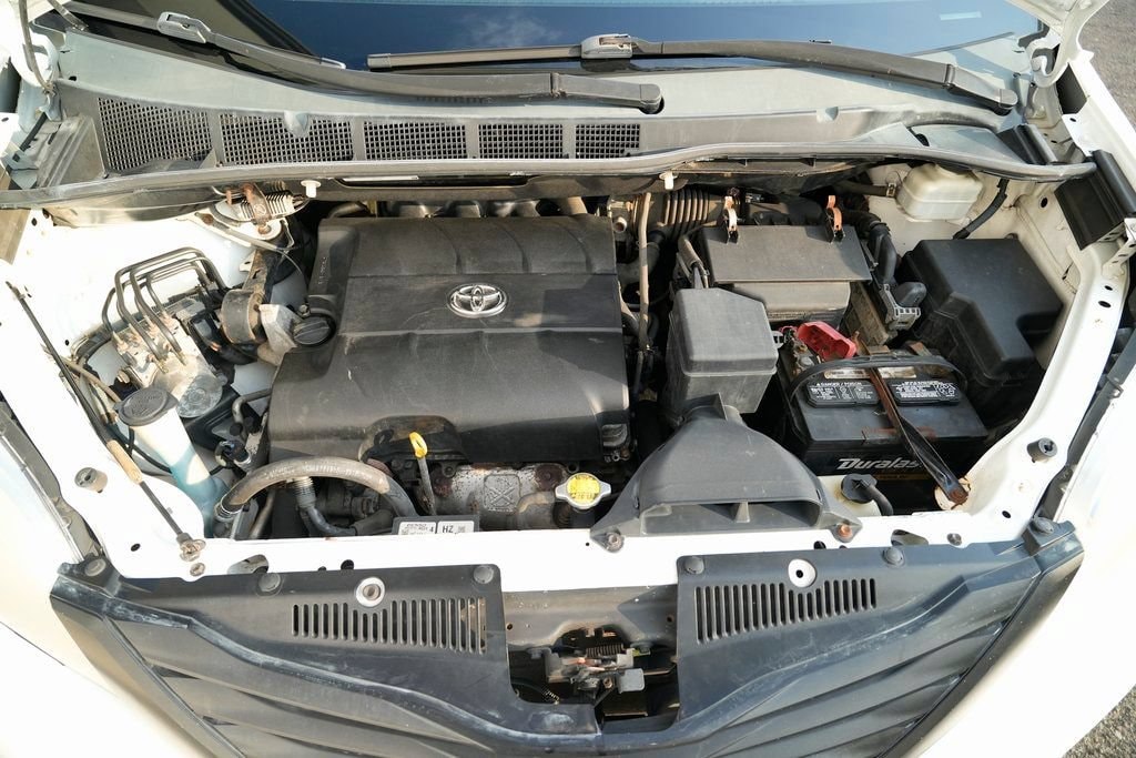 2011 Toyota Sienna Base - Photo 16