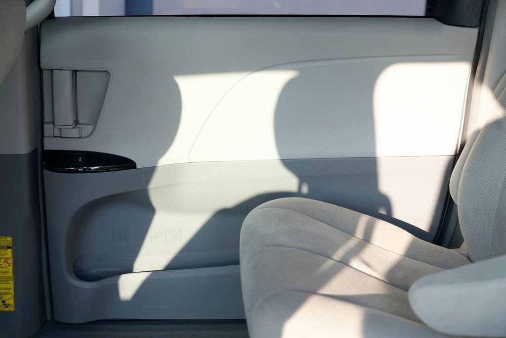 2011 Toyota Sienna Base - Photo 27