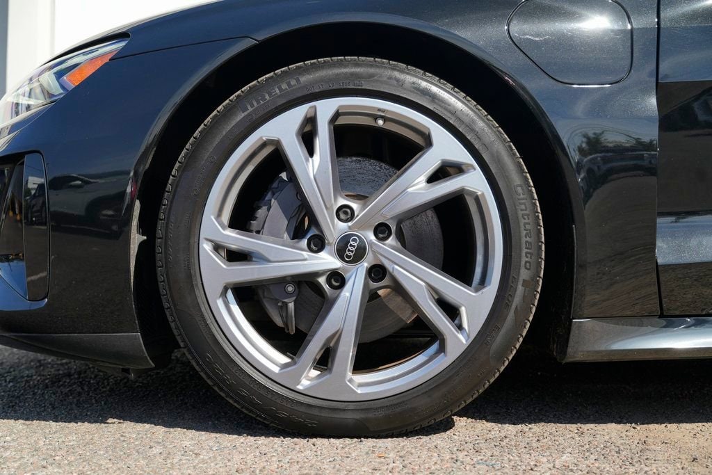 2022 Audi e-tron GT Premium Plus - Photo 13