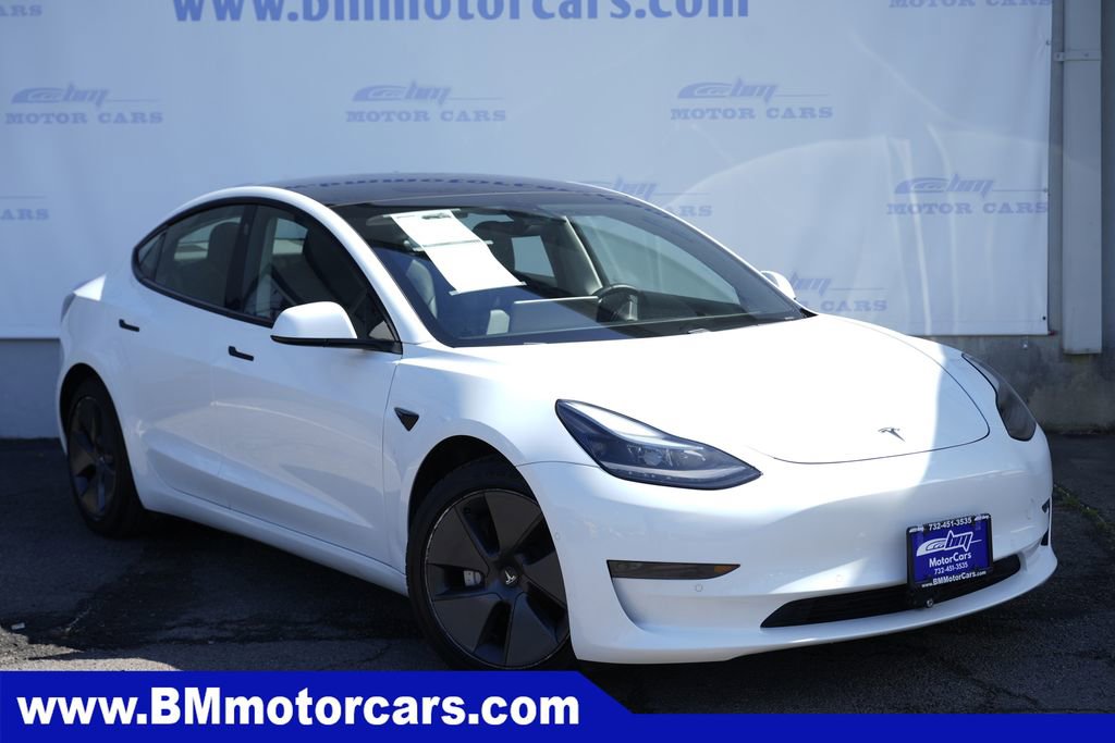 2021 Tesla Model 3 Standard Range Plus's photo
