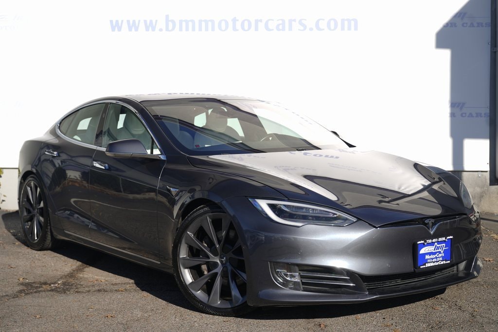 2021 Tesla Model S Long Range Plus's photo