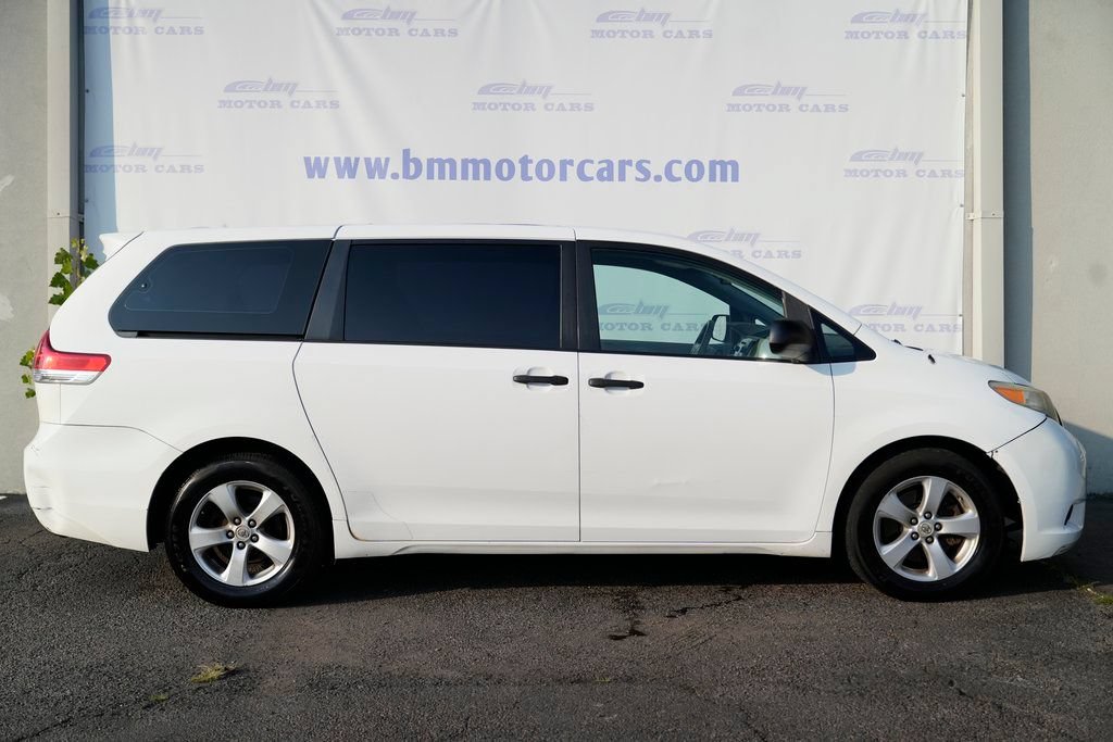 2011 Toyota Sienna Base - Photo 7