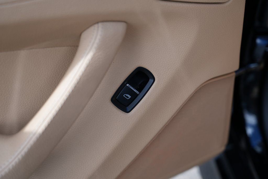 2013 Porsche Panamera - Photo 32