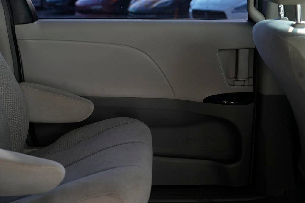 2011 Toyota Sienna Base - Photo 31
