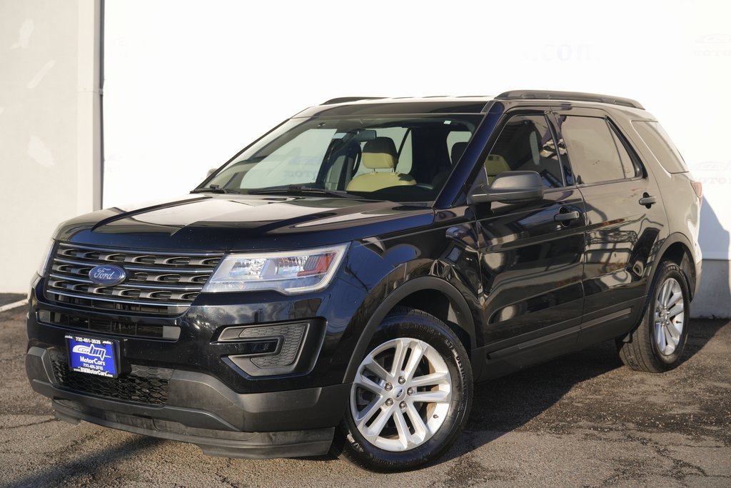 2017 Ford Explorer Base photo 2