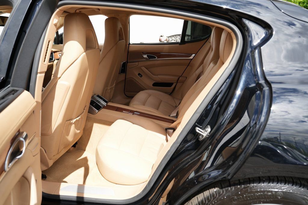 2013 Porsche Panamera - Photo 19
