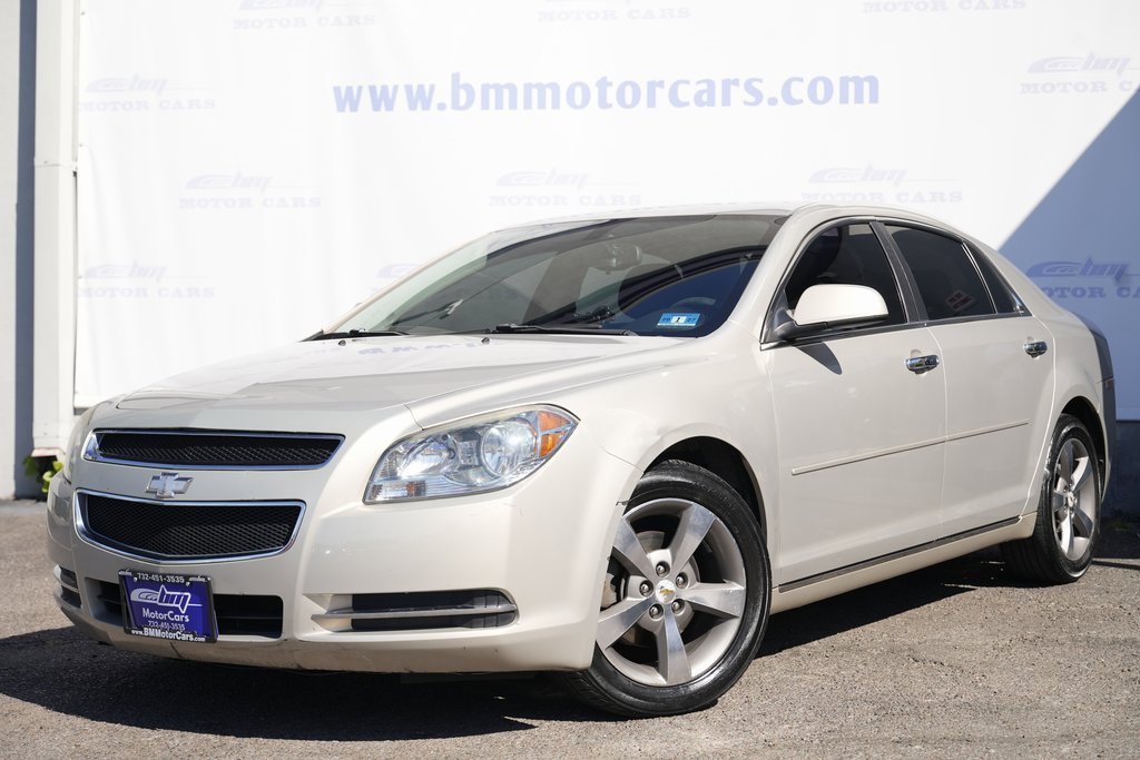 2012 Chevrolet Malibu 1LT photo 2