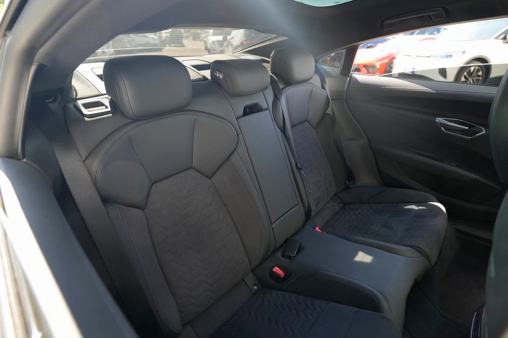 2022 Audi e-tron GT Premium Plus - Photo 25