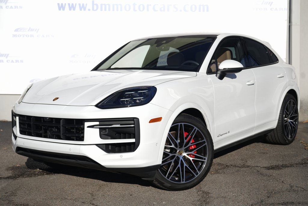 2024 Porsche Cayenne Coupe S photo 2