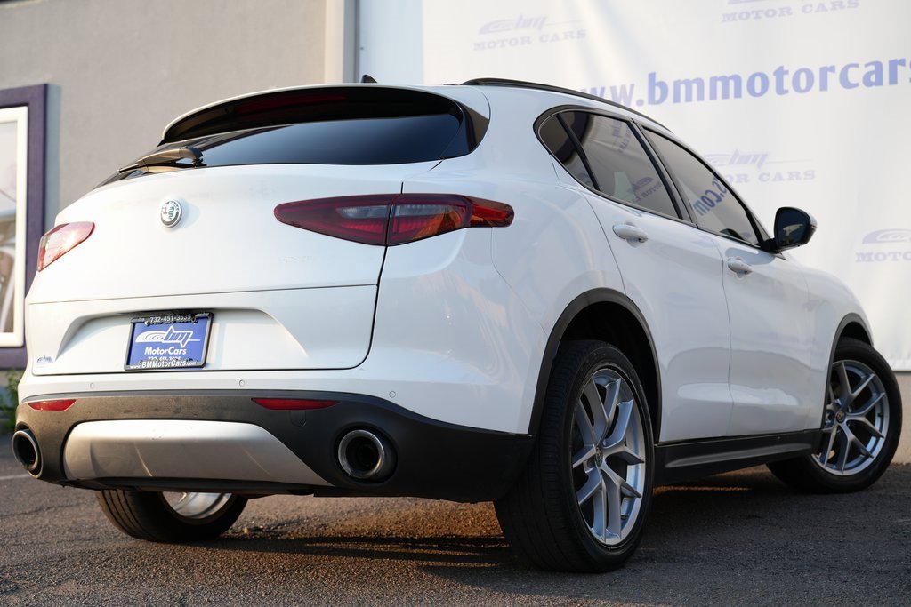 2019 Alfa Romeo Stelvio Ti Sport photo 3
