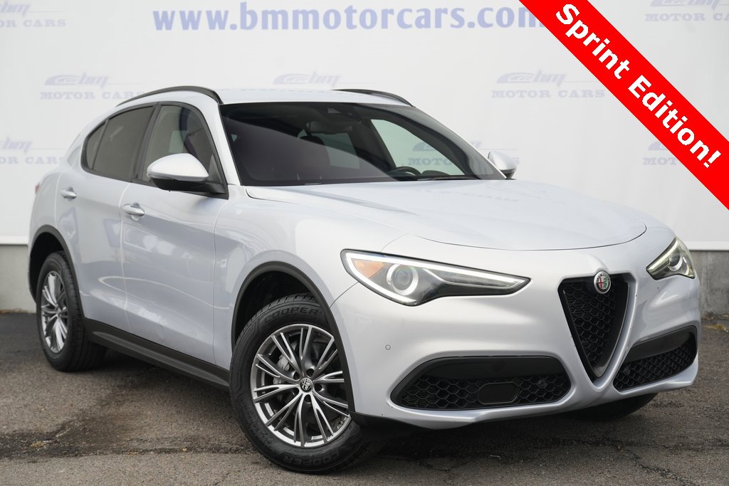 2022 Alfa Romeo Stelvio Base's photo