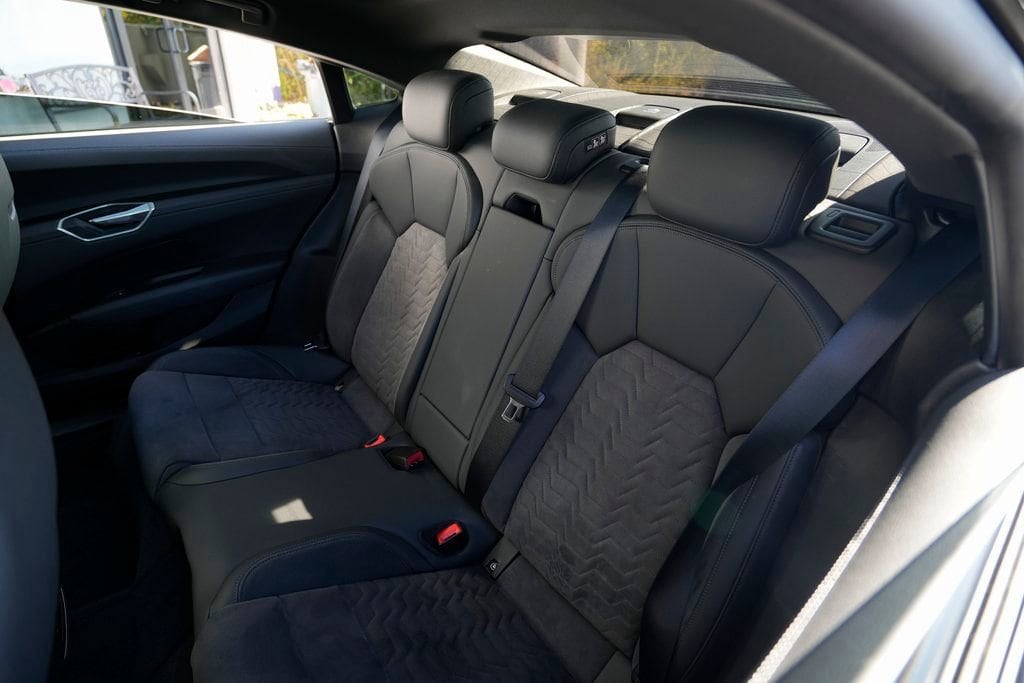 2022 Audi e-tron GT Premium Plus - Photo 24