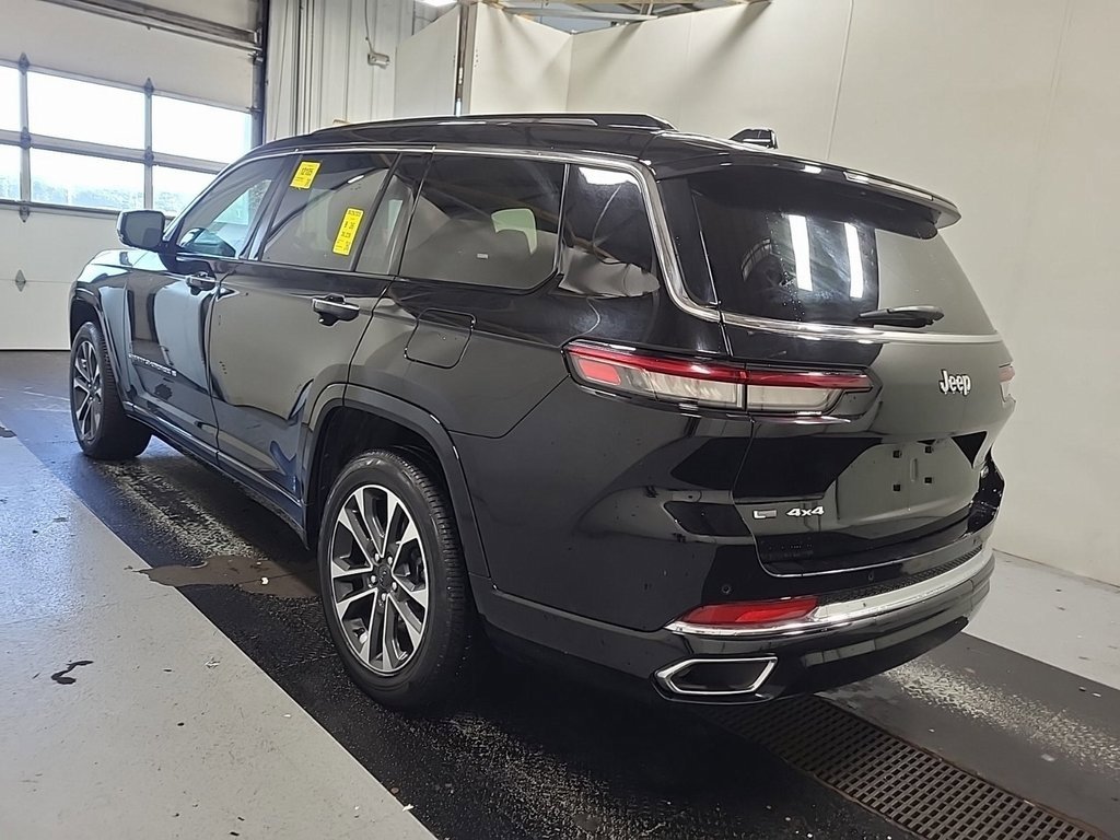 2023 Jeep Grand Cherokee Overland photo 2
