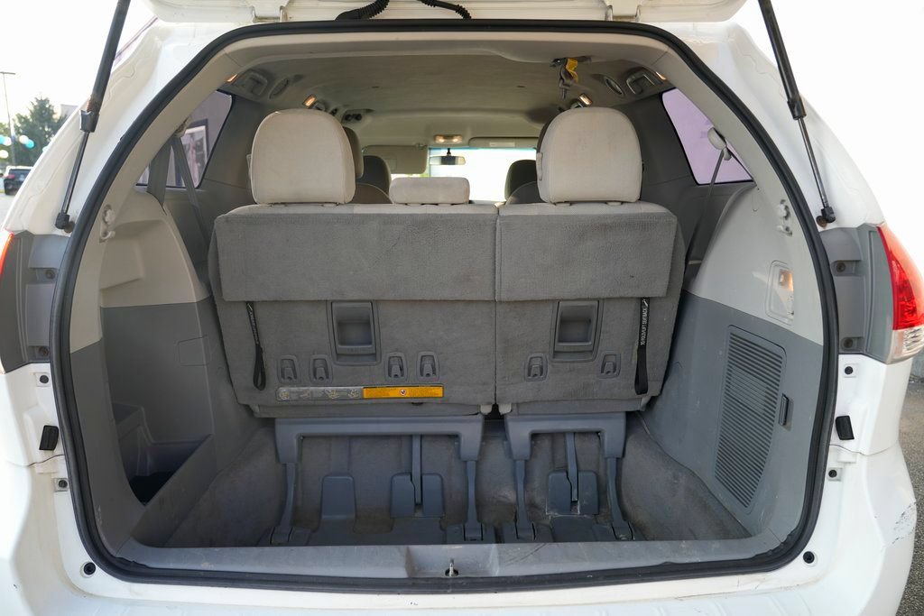 2011 Toyota Sienna Base - Photo 15