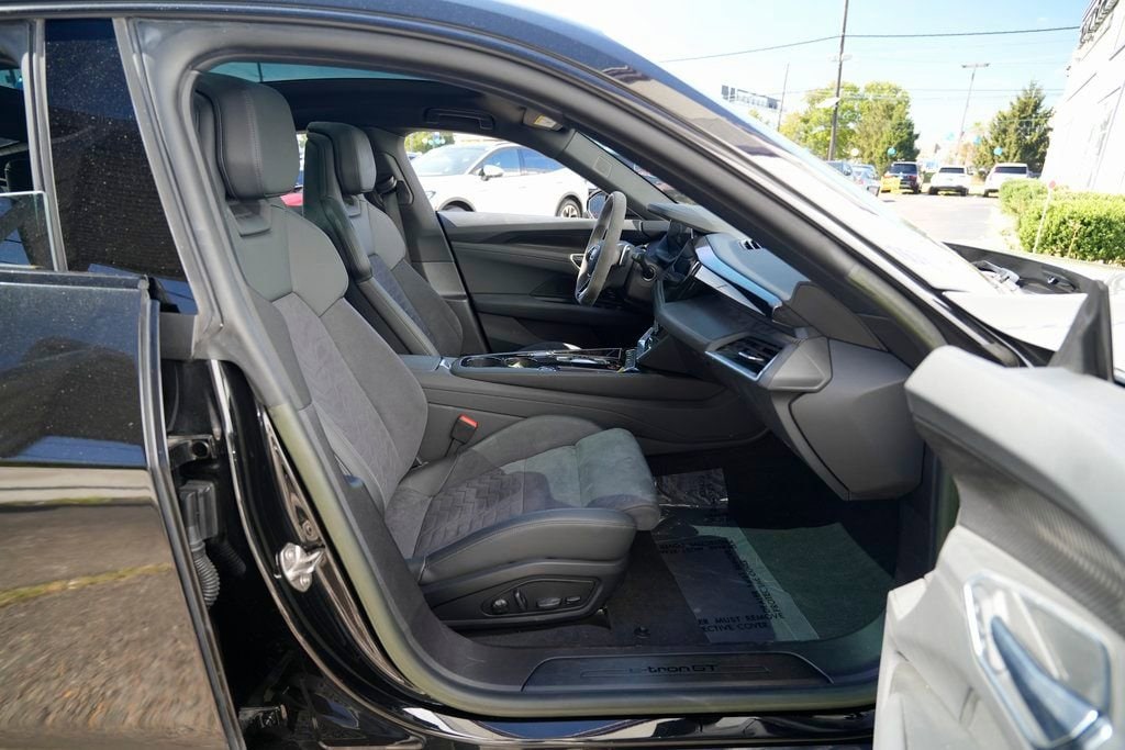 2022 Audi e-tron GT Premium Plus - Photo 20