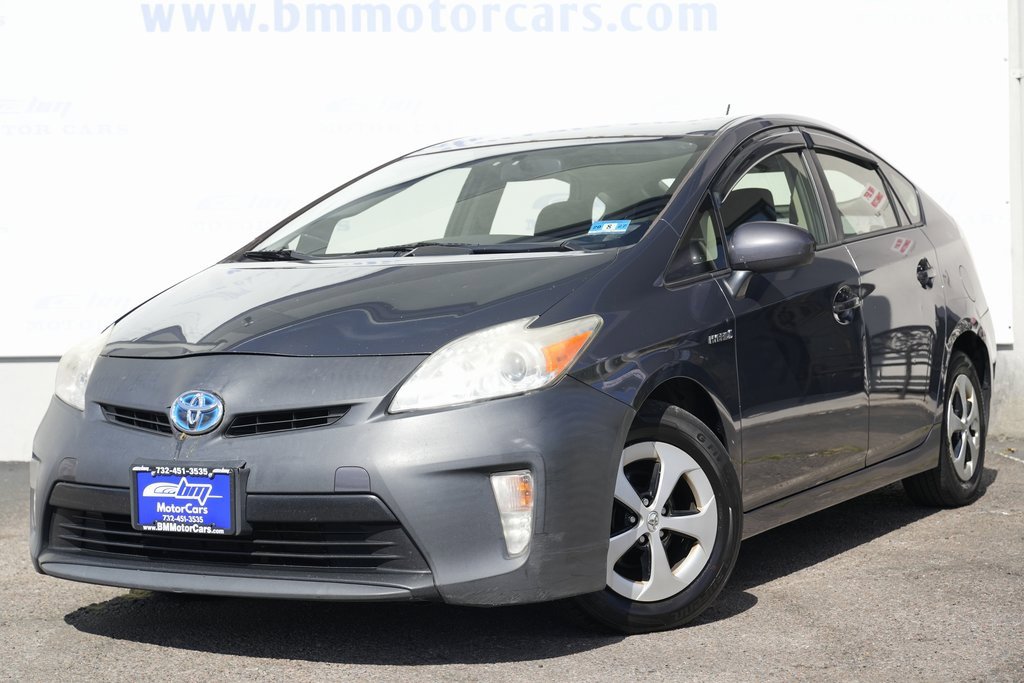 2014 Toyota Prius Two photo 2
