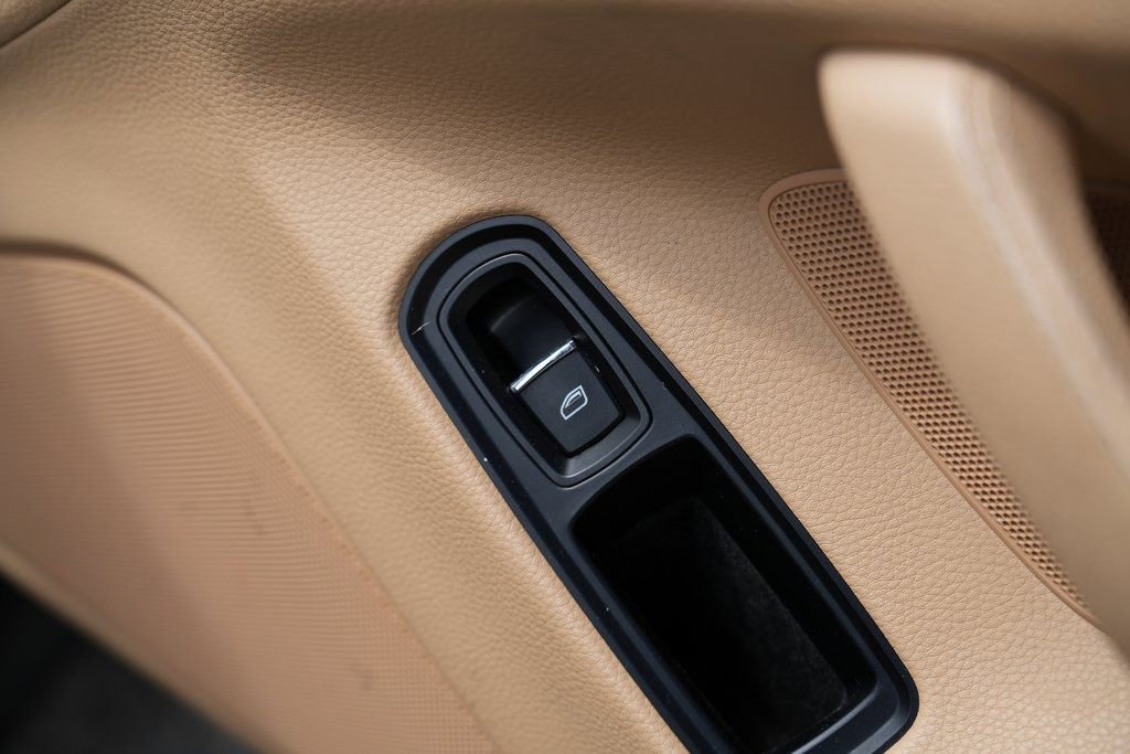 2013 Porsche Panamera - Photo 34