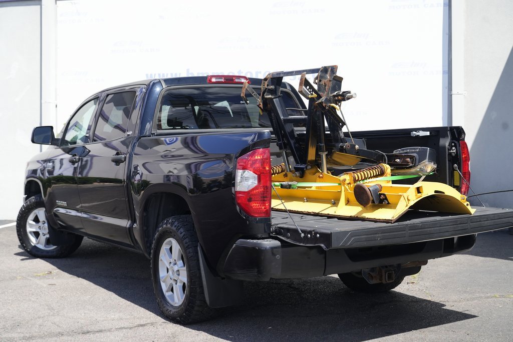 2019 Toyota Tundra SR5 CrewMax photo 3