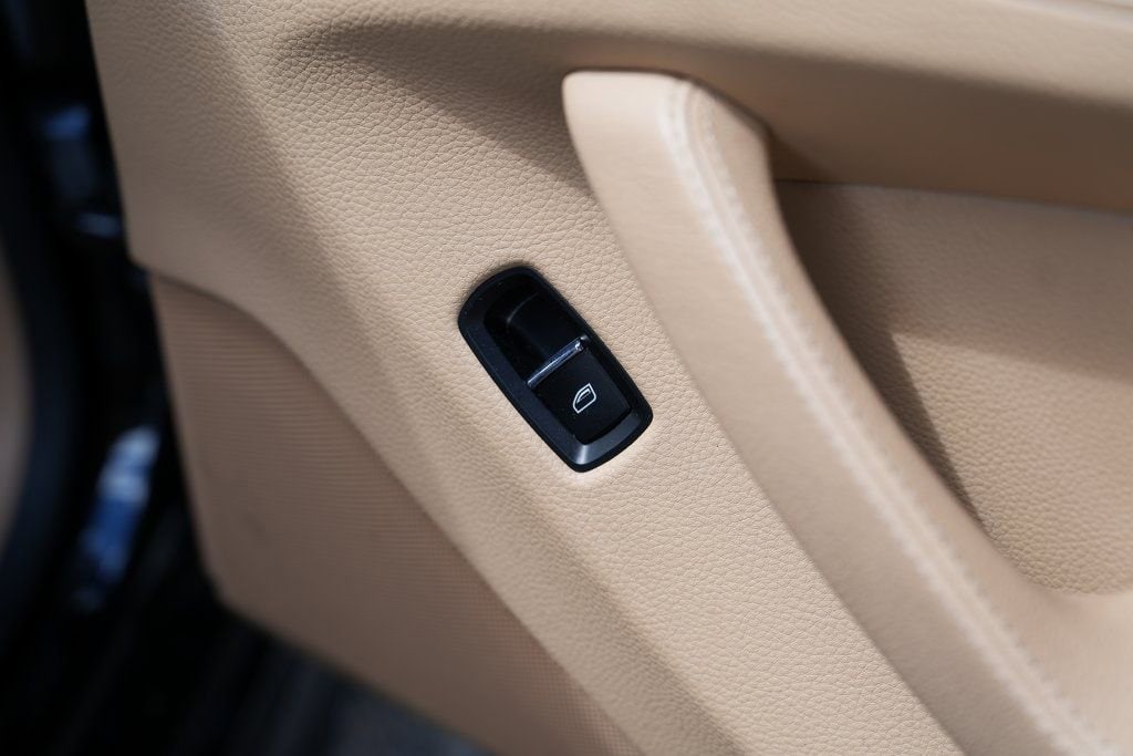 2013 Porsche Panamera - Photo 38