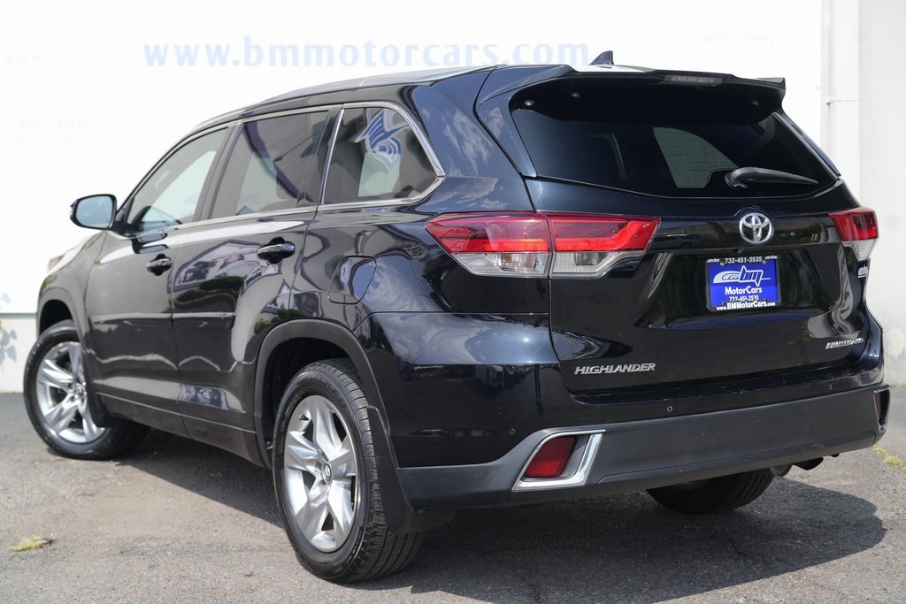 2017 Toyota Highlander Limited photo 3