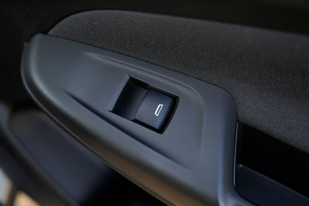 2022 Chevrolet Bolt EUV LT - Photo 36