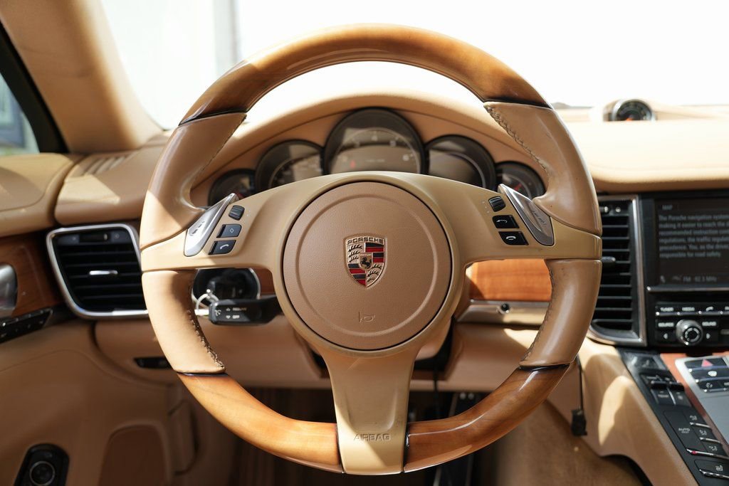 2013 Porsche Panamera - Photo 43