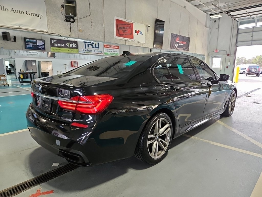 2016 Bmw 750i xDrive Sedan photo 2