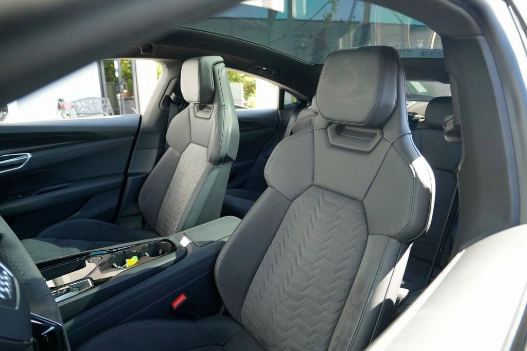 2022 Audi e-tron GT Premium Plus - Photo 23
