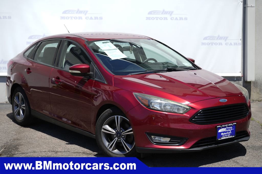 2017 Ford Focus Sedan SE's photo