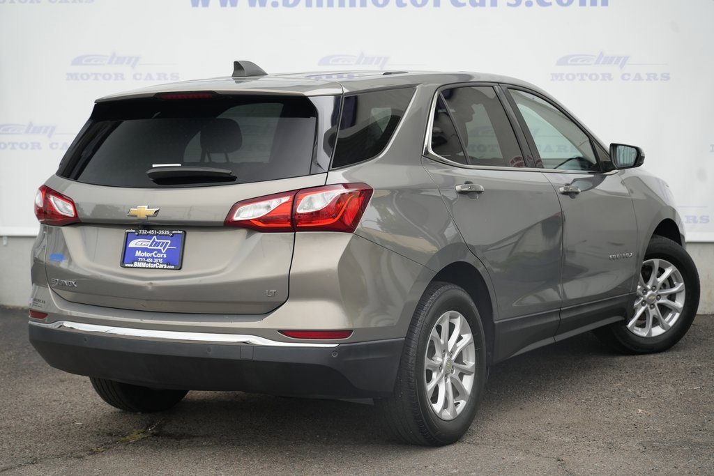 2018 Chevrolet Equinox LT photo 3
