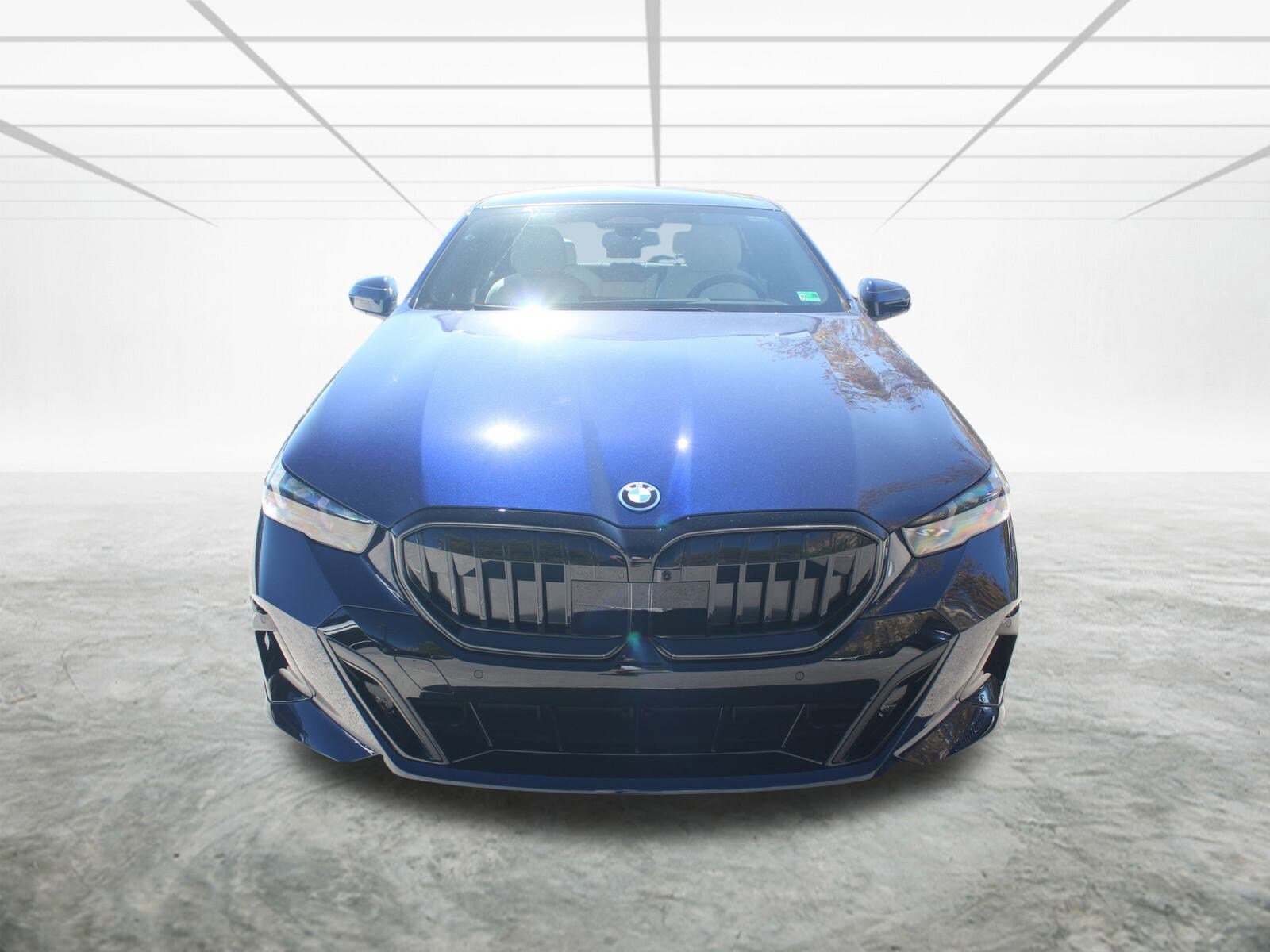 2026 Bmw 550e xDrive photo 3