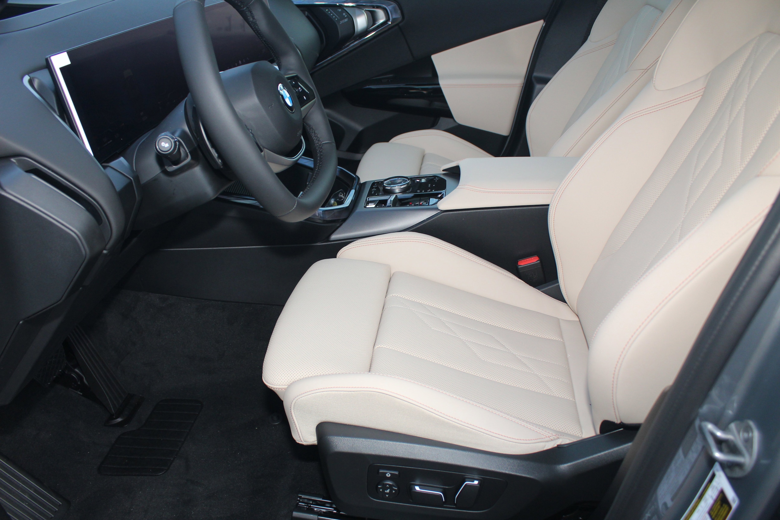 2026 BMW X3 30 - Photo 18